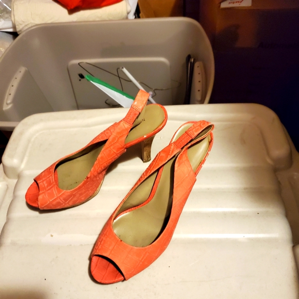 Nine & Co Sling back sandals